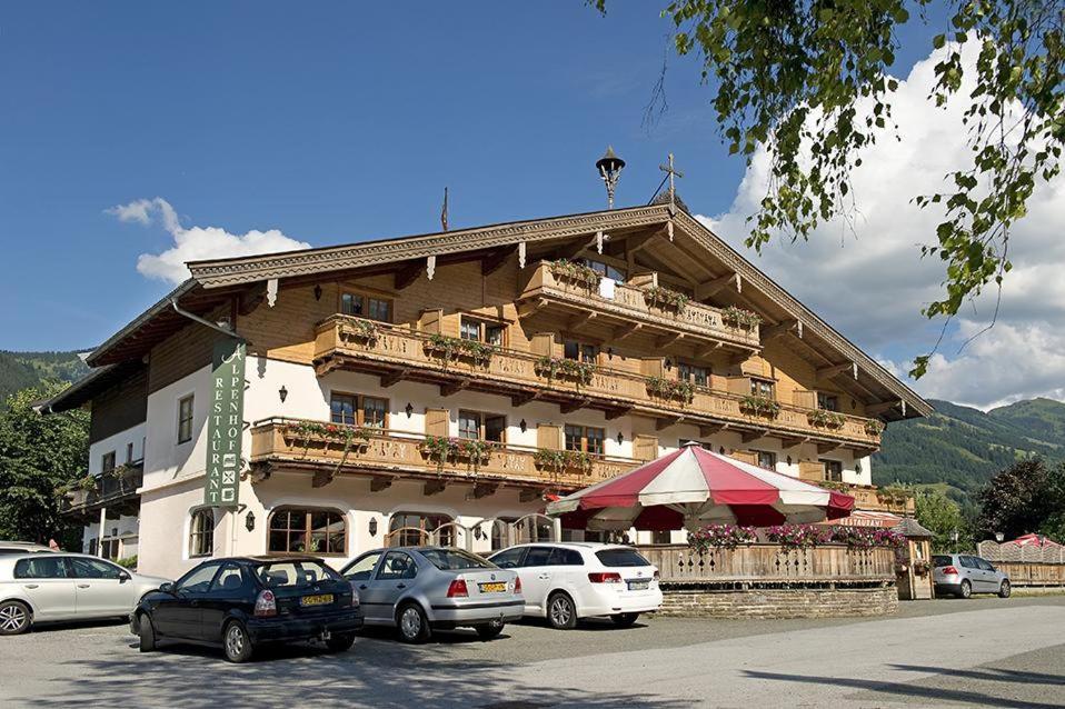 Ferienhotel Alpenhof Aurach bei Kitzbuehel Exterior photo